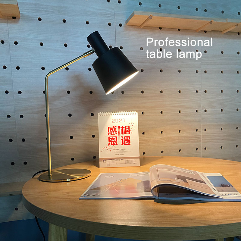 Az innovatív Reading Desk Light forradalmasítja -e a munkaterület megvilágítását?